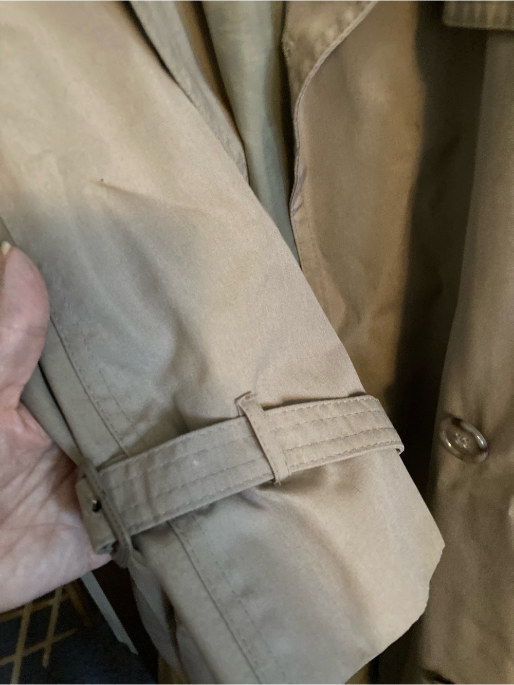 Classic Women’s Trench Coat in Beige - Picture 9 of 10